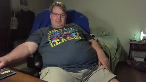 Snapshot of wrensroom chatting on 03/07/25, 04:46 Wren Valentino online show from 03/07/25, 04:46