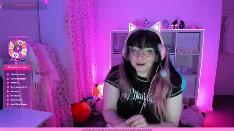 Snapshot of wrenvalentine chatting on 11/28/25, 08:28 Wren Valentine online show from 11/28/25, 08:28
