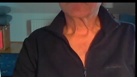 Wuki online show from 11/09/25, 01:20