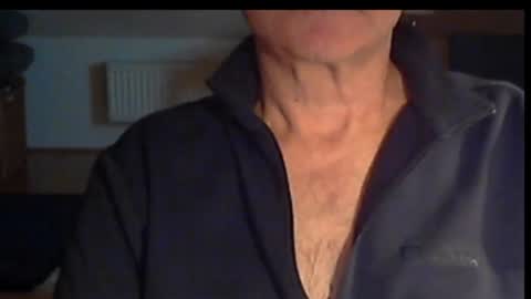 Wuki online show from 11/10/25, 03:44