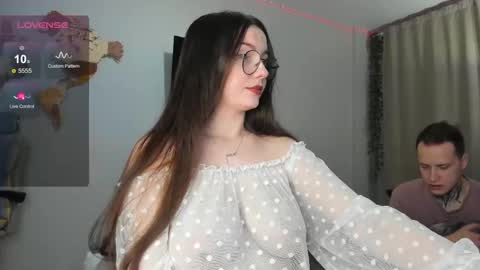 Snapshot of wwow_meow chatting on 12/21/25, 12:45 Eric and Christine 3 online show from 12/21/25, 12:45