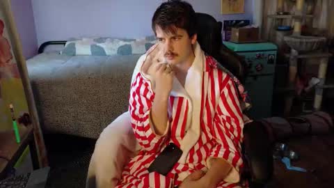 Wyatt online show from 11/05/25, 07:03