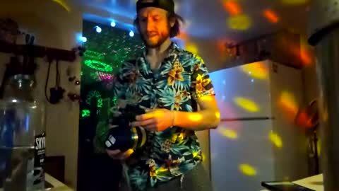 wyiatt online show from 09/18/25, 03:52