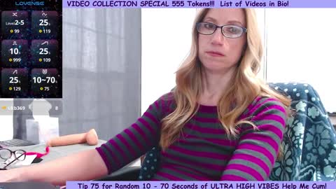 Snapshot of wynfreya chatting on 12/13/24, 06:16 Wyn online show from 12/13/24, 06:16