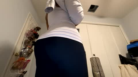 Snapshot of wynterheat chatting on 01/16/25, 12:53 Wynter Heat online show from 01/16/25, 12:53