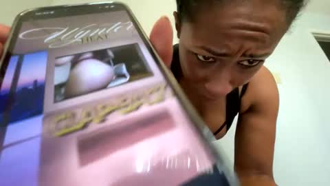 Snapshot of wynterheat chatting on 01/22/25, 09:43 Wynter Heat online show from 01/22/25, 09:43