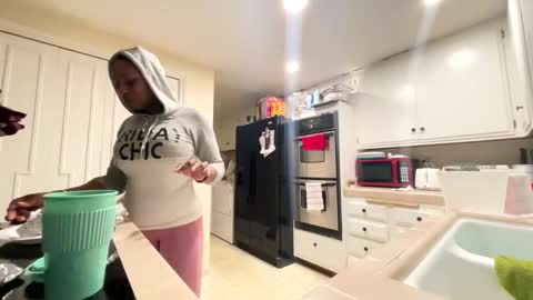 Snapshot of wynterheat chatting on 02/05/25, 05:41 Wynter Heat online show from 02/05/25, 05:41