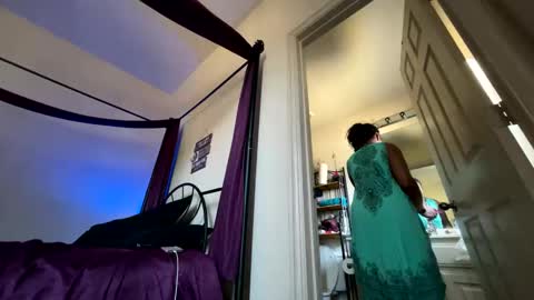 Snapshot of wynterheat chatting on 03/12/25, 05:17 Wynter Heat online show from 03/12/25, 05:17