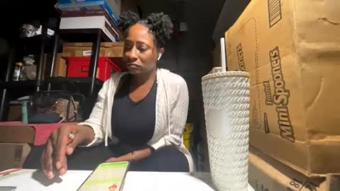 Snapshot of wynterheat chatting on 11/20/25, 05:45 Wynter Heat online show from 11/20/25, 05:45