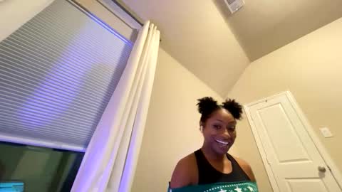 Snapshot of wynterheat chatting on 11/23/25, 05:40 Wynter Heat online show from 11/23/25, 05:40