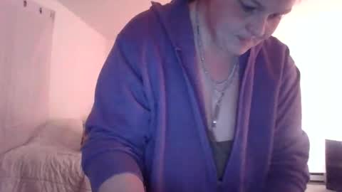 Snapshot of x0_jade chatting on 12/21/25, 11:34 x0_jade online show from 12/21/25, 11:34