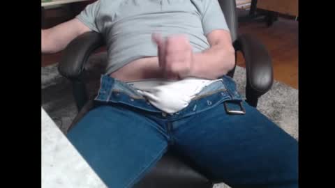 Snapshot of x7333 chatting on 02/22/26, 12:23 x7333 online show from 02/22/26, 12:23