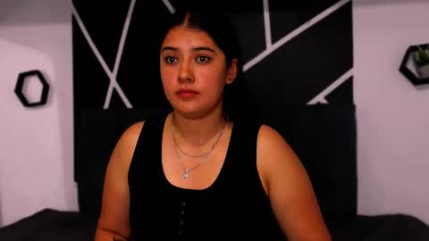 Snapshot of x_adeline_ chatting on 10/28/25, 07:16 Adeline online show from 10/28/25, 07:16