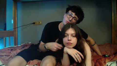 Snapshot of x_files_t chatting on 10/09/25, 11:25 Philipp and Este online show from 10/09/25, 11:25