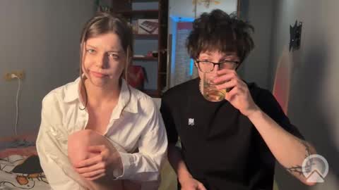 Philipp and Este online show from 01/14/26, 08:25