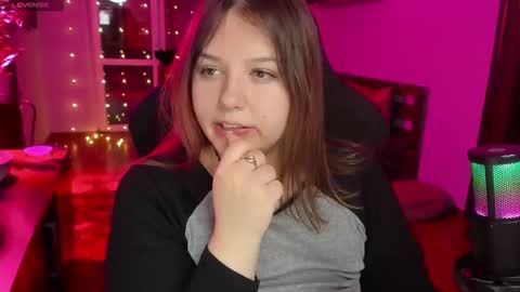 LOVE NERDS ONLY online show from 01/06/26, 04:27