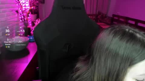 LOVE NERDS ONLY online show from 03/25/26, 04:40