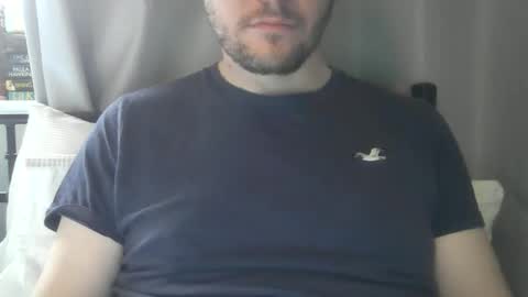 Snapshot of x_yes chatting on 11/04/25, 12:15 x_yes online show from 11/04/25, 12:15