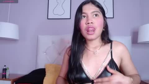 Snapshot of xaander_ chatting on 09/23/25, 03:20 aurora  online show from 09/23/25, 03:20