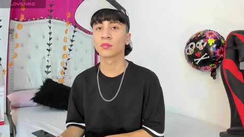 xaanderGrey online show from 10/17/25, 07:38