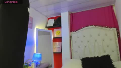 xaanderGrey online show from 11/25/25, 07:36