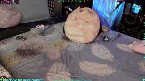 Xaevynne  Sometimes Milla Milla The Cute as a Buttom Brunette     online show from 02/18/25, 09:54