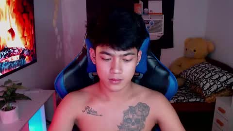 Snapshot of xaldrian_destroyer chatting on 02/27/25, 01:17 Prince Aldrian online show from 02/27/25, 01:17