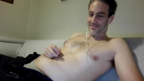 Snapshot of xalegarmax chatting on 05/13/26, 09:55 xalegarmax online show from 05/13/26, 09:55