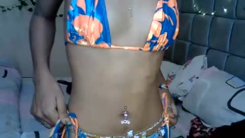 Snapshot of xalia_caramel chatting on 07/19/26, 04:05 Alexa online show from 07/19/26, 04:05