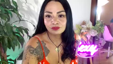 XAMARA1124 online show from 02/05/25, 11:06