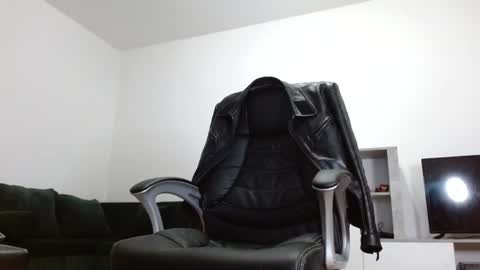 Snapshot of xandeer_steel chatting on 01/22/25, 04:33 Master Xandeer online show from 01/22/25, 04:33