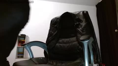 Snapshot of xandeer_steel chatting on 11/09/25, 04:22 Master Xandeer online show from 11/09/25, 04:22