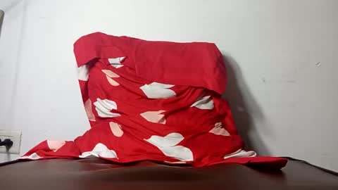 Snapshot of xander743 chatting on 10/30/25, 12:01 Xander online show from 10/30/25, 12:01