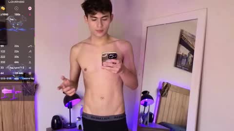 Snapshot of xander_card chatting on 09/10/25, 10:43 Xander Cardona online show from 09/10/25, 10:43