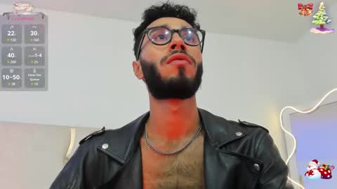 Snapshot of xander_tay chatting on 12/21/24, 11:02 ISSANDER online show from 12/21/24, 11:02