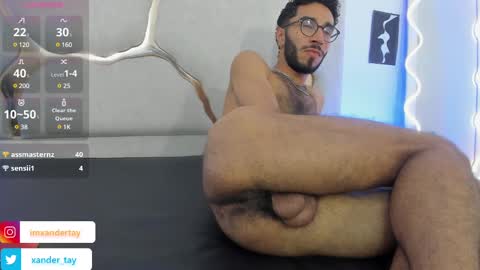 Snapshot of xander_tay chatting on 02/22/25, 01:33 ISSANDER online show from 02/22/25, 01:33