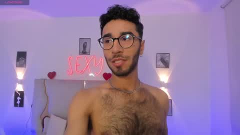 Snapshot of xander_tay chatting on 03/12/25, 07:38 ISSANDER online show from 03/12/25, 07:38