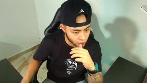 Snapshot of xanderstone00 chatting on 02/24/26, 05:22 Xanderstone online show from 02/24/26, 05:22