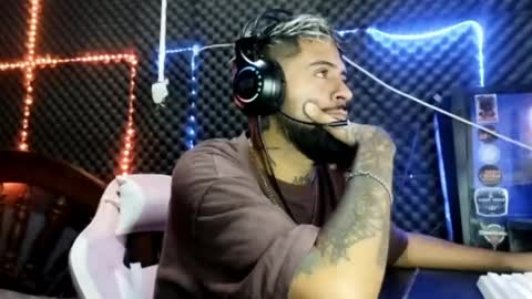 xandres2016 online show from 04/10/26, 03:23