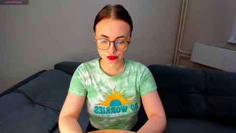 Snapshot of xapka_lapka chatting on 05/17/26, 10:50 Alice online show from 05/17/26, 10:50