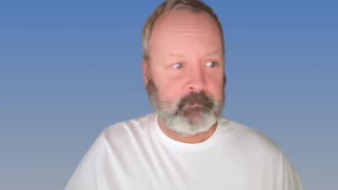 Snapshot of xarkevis chatting on 01/01/25, 07:43 X4RK3V15 online show from 01/01/25, 07:43