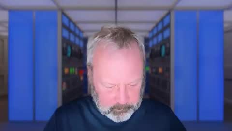 Snapshot of xarkevis chatting on 12/19/25, 11:34 X4RK3V15 online show from 12/19/25, 11:34