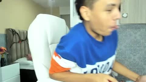 xavier fox   online show from 10/23/25, 05:40