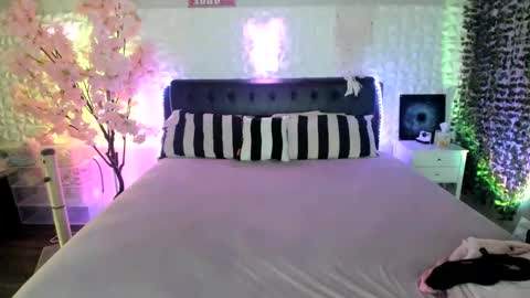Snapshot of xbbyblonde chatting on 06/11/26, 02:53 b 3 online show from 06/11/26, 02:53