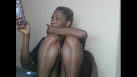 Snapshot of xcreamypussy chatting on 01/04/25, 09:43 xcreamypussy online show from 01/04/25, 09:43