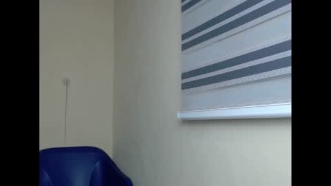 Snapshot of xcreamypussy chatting on 01/08/25, 04:12 xcreamypussy online show from 01/08/25, 04:12