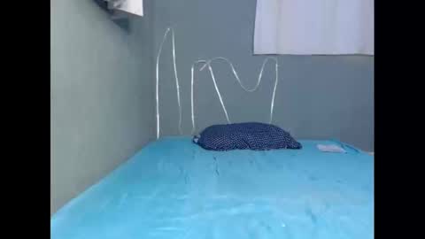 Snapshot of xcreamypussy chatting on 02/01/25, 07:05 xcreamypussy online show from 02/01/25, 07:05