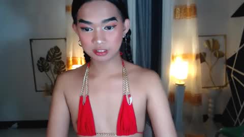 Snapshot of xcumshotselfsucker4ux chatting on 12/10/24, 08:05 Candy Lily online show from 12/10/24, 08:05