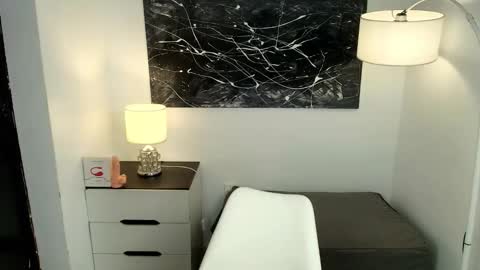 Snapshot of xcumshotselfsucker4ux chatting on 09/18/25, 01:18 Candy Lily online show from 09/18/25, 01:18