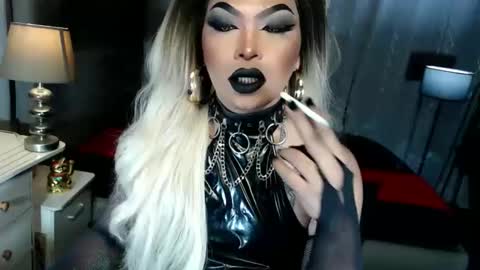 Snapshot of xdirtyflirtyx chatting on 12/02/25, 07:31 Zhavia online show from 12/02/25, 07:31